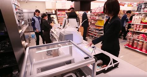 マイナンバー会社に提出しないとどうなる：未来のコンビニで宇宙人がレジ打ちをする日